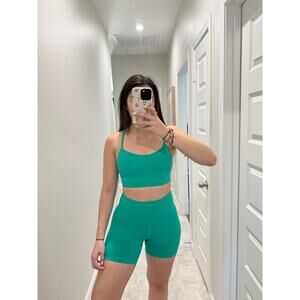 lululemon kelly green wunder train bikers - size 8, 6" inseam